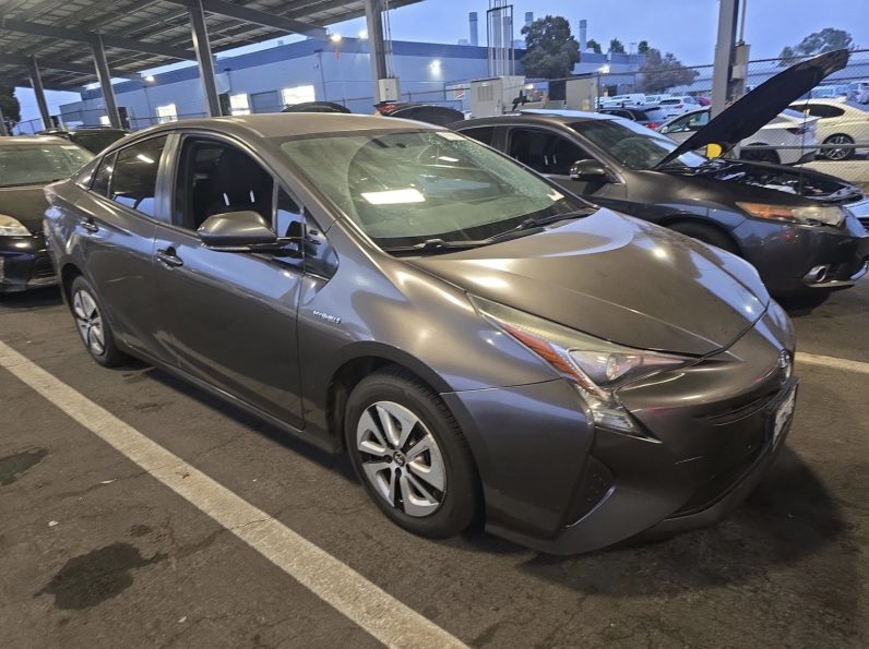 2016 Toyota Prius THREE